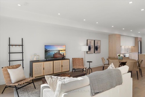 37 Rockmount Crescent, Gravenhurst, ON - Indoor Photo Showing Living Room