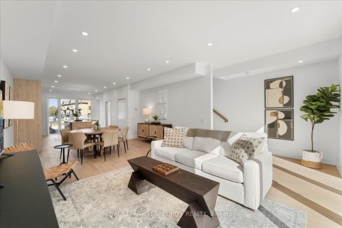 37 Rockmount Crescent, Gravenhurst, ON - Indoor Photo Showing Living Room