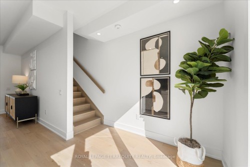 37 Rockmount Crescent, Gravenhurst, ON - Indoor Photo Showing Other Room