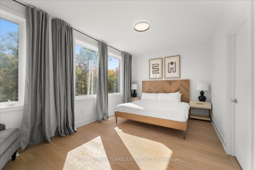 37 Rockmount Crescent, Gravenhurst, ON - Indoor Photo Showing Bedroom