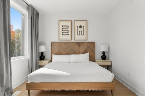37 Rockmount Crescent, Gravenhurst, ON - Indoor Photo Showing Bedroom