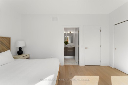 37 Rockmount Crescent, Gravenhurst, ON - Indoor Photo Showing Bedroom