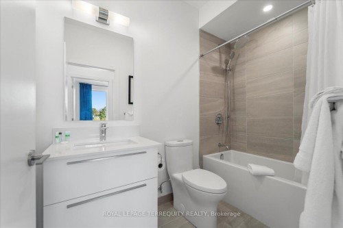 37 Rockmount Crescent, Gravenhurst, ON - Indoor Photo Showing Bathroom
