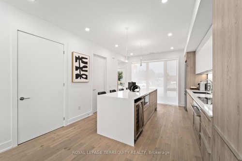 35 Rockmount Crescent, Gravenhurst, ON - Indoor Photo Showing Kitchen
