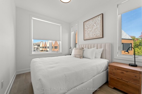35 Rockmount Crescent, Gravenhurst, ON - Indoor Photo Showing Bedroom