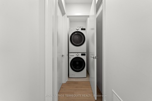 35 Rockmount Crescent, Gravenhurst, ON - Indoor Photo Showing Laundry Room