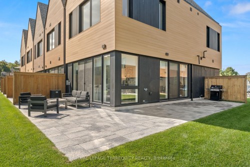 35 Rockmount Crescent, Gravenhurst, ON - Outdoor With Exterior