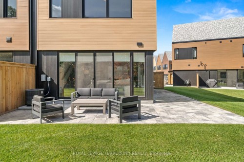 35 Rockmount Crescent, Gravenhurst, ON - Outdoor With Exterior