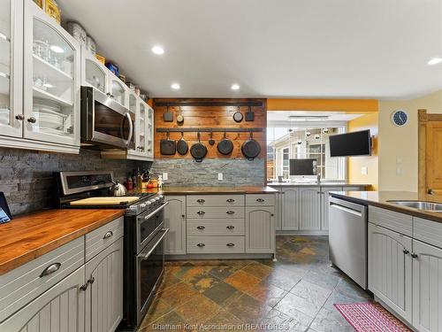 42 Middleton Line, Wheatley, ON 