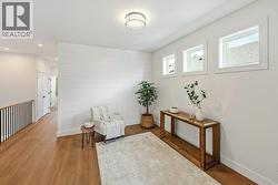Upper level landing, flex room - 