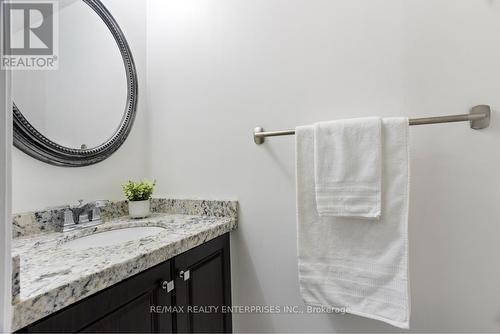 1804 Princelea Place, Mississauga, ON - Indoor Photo Showing Kitchen With Double Sink