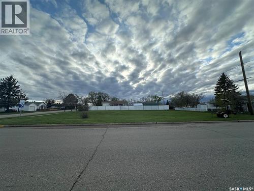400 3Rd Avenue W, Assiniboia, SK 