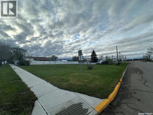 400 3Rd Avenue W, Assiniboia, SK 