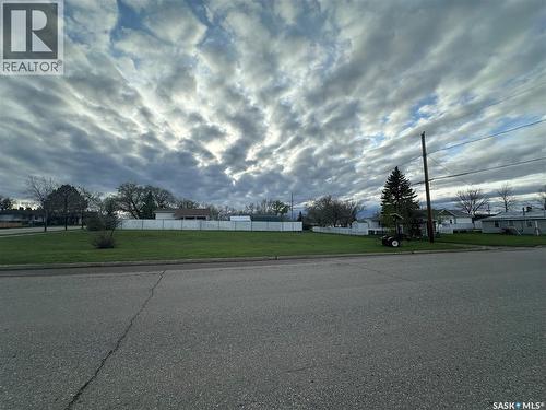 400 3Rd Avenue W, Assiniboia, SK 