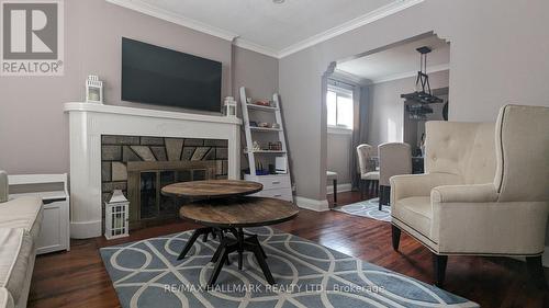 342 WHITMORE AVENUE , Toronto, Ontario M6E 2N4 3