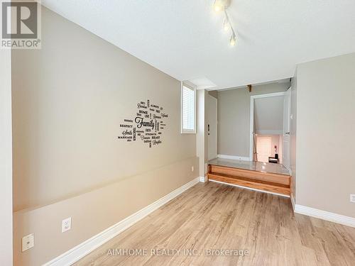 WALK OUT BSMT - 10 PORTSMOUTH ROAD , Vaughan, Ontario L6A 3E7 4