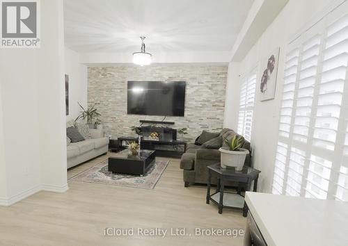 8 Whitton Drive, Brant, ON 