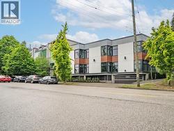 3455 VICTORIA DRIVE  Vancouver, BC V5N 4M5