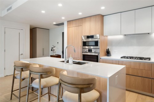 #705-2000 Hannington Rd, Langford, BC 