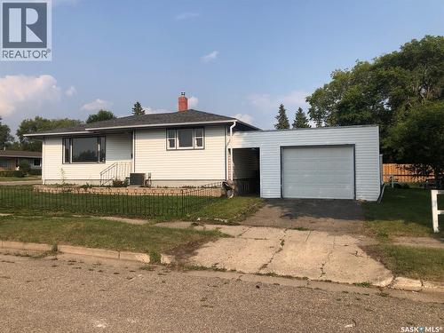 303 Fourth Avenue E, Canora, SK 
