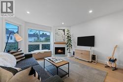 203 607 E 8TH AVENUE  Vancouver, BC V5T 1T2