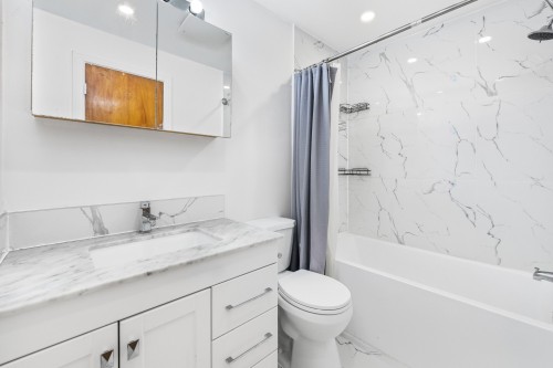 Bathroom - 5235 Av. Connaught, Montréal (Côte-Des-Neiges/Notre-Dame-De-Grâce), QC 