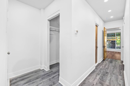 Mud Room - 5235 Av. Connaught, Montréal (Côte-Des-Neiges/Notre-Dame-De-Grâce), QC 