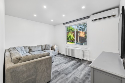 Living Room - 5235 Av. Connaught, Montréal (Côte-Des-Neiges/Notre-Dame-De-Grâce), QC 
