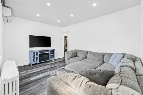 Living Room - 5235 Av. Connaught, Montréal (Côte-Des-Neiges/Notre-Dame-De-Grâce), QC 