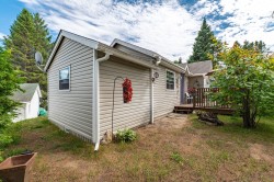 16 Ch. de la Vallée-Bleue  Val-David, QC J0T 2N0
