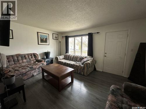 102 9Th Avenue Se, Weyburn, SK 