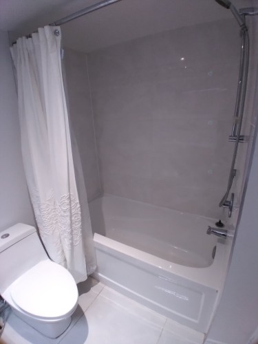 Master Bathroom - 505-3455 Rue Drummond, Montréal (Ville-Marie), QC 