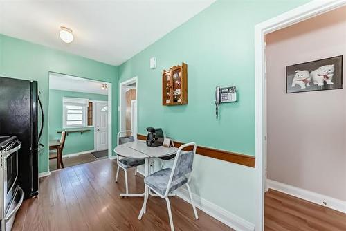 58 Robindale Rd, Winnipeg, MB 