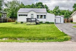 58 Robindale RD  Winnipeg, MB R3R 1G7