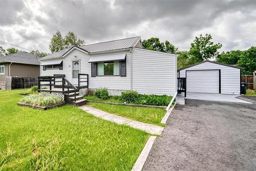 58 Robindale Rd, Winnipeg, MB 