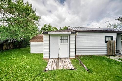 58 Robindale Rd, Winnipeg, MB 