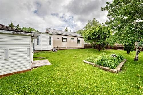 58 Robindale Rd, Winnipeg, MB 