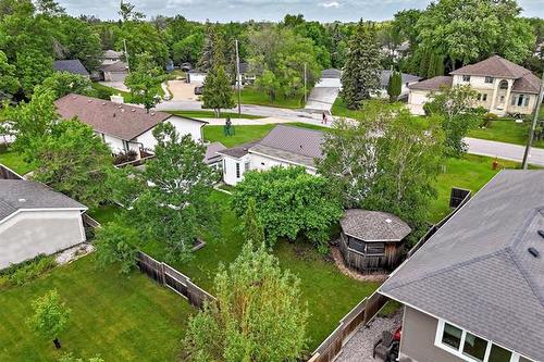 58 Robindale Rd, Winnipeg, MB 