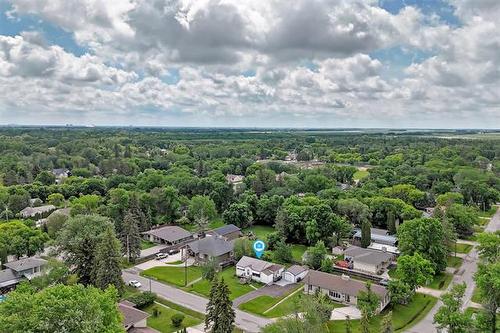 58 Robindale Rd, Winnipeg, MB 