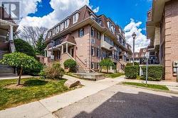 204 - 52 SIDNEY BELSEY CRESCENT Toronto, ON M6M 5J1