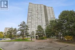 201 - 22 HANOVER ROAD Brampton (Queen Street Corridor), ON L6S 5K7