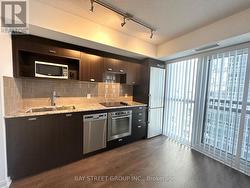 2217 - 275 VILLAGE GREEN SQUARE Toronto, ON M1S 0L8
