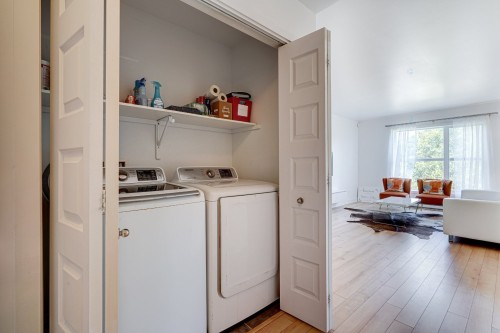 Powder room - 202-16310 Rue Sherbrooke E., Montréal (Rivière-Des-Prairies/Pointe-Aux-Trembles), QC - Indoor Photo Showing Laundry Room