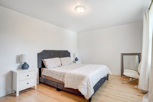 Master Bedroom - 202-16310 Rue Sherbrooke E., Montréal (Rivière-Des-Prairies/Pointe-Aux-Trembles), QC - Indoor Photo Showing Bedroom