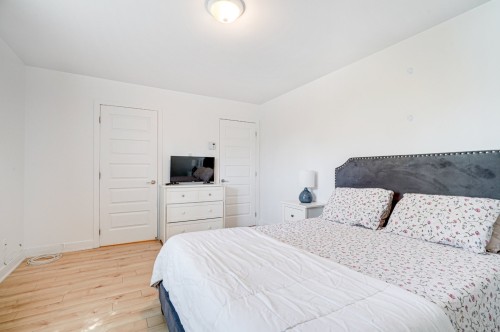 Master Bedroom - 202-16310 Rue Sherbrooke E., Montréal (Rivière-Des-Prairies/Pointe-Aux-Trembles), QC - Indoor Photo Showing Bedroom
