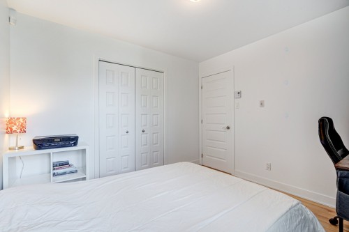 Bedroom - 202-16310 Rue Sherbrooke E., Montréal (Rivière-Des-Prairies/Pointe-Aux-Trembles), QC - Indoor Photo Showing Bedroom