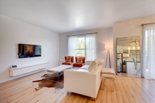Living Room - 202-16310 Rue Sherbrooke E., Montréal (Rivière-Des-Prairies/Pointe-Aux-Trembles), QC - Indoor Photo Showing Living Room