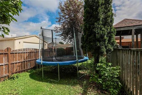 22 Hearthwood Grv, Winnipeg, MB 