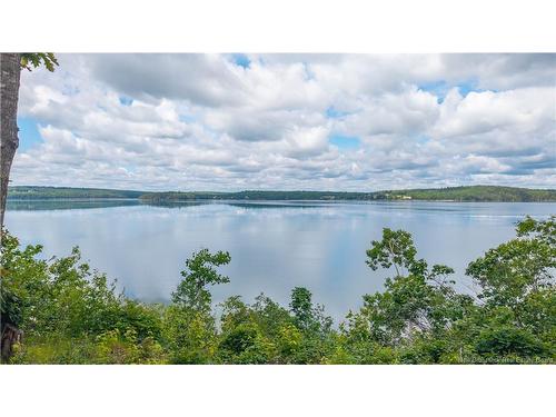 178 Hills Point Rd, Oak Bay, NB 
