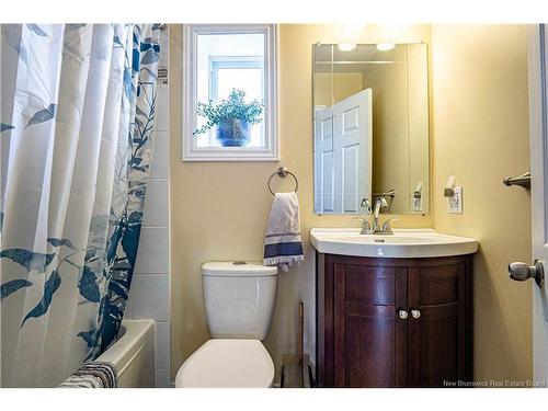 47 Allen St, Fredericton, NB 